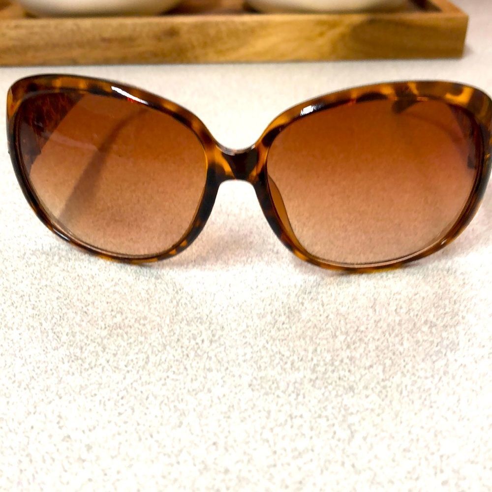 Fashion -Leopard round sunglasses